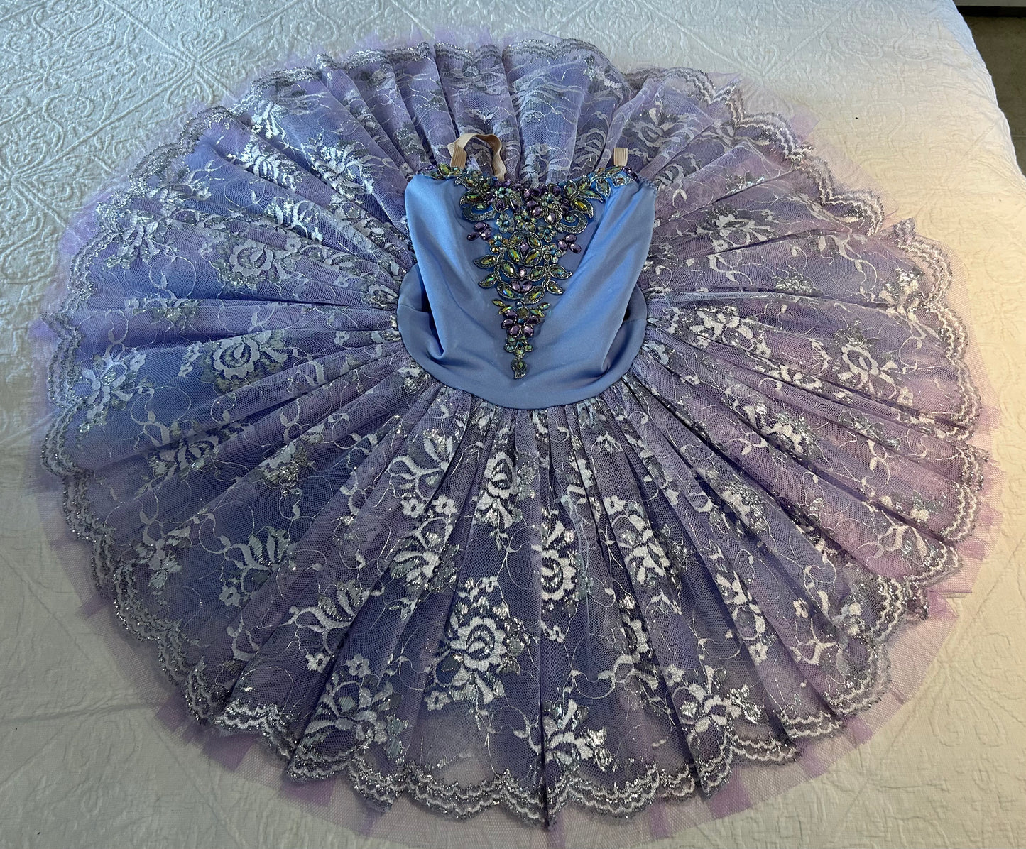 Child’s S6 purple Tutu, Tiara & arm puffs